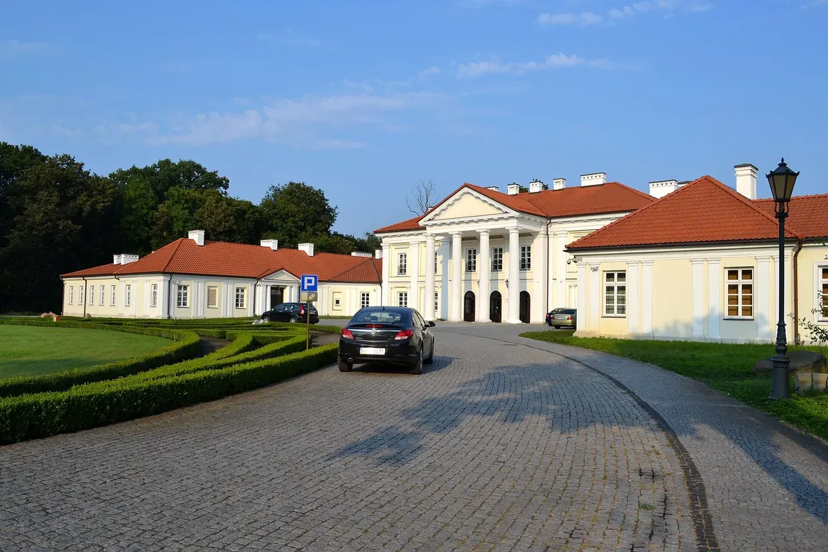 Zabytki Siedlec: historia miasta od pałacu Ogińskich po architekturę XX wieku